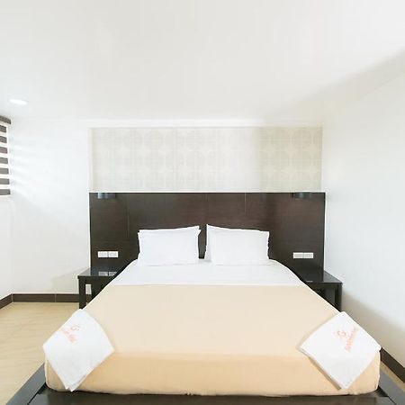 Sun Garden Hotel Tarlac Extérieur photo