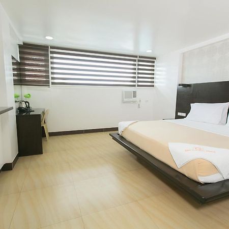 Sun Garden Hotel Tarlac Extérieur photo