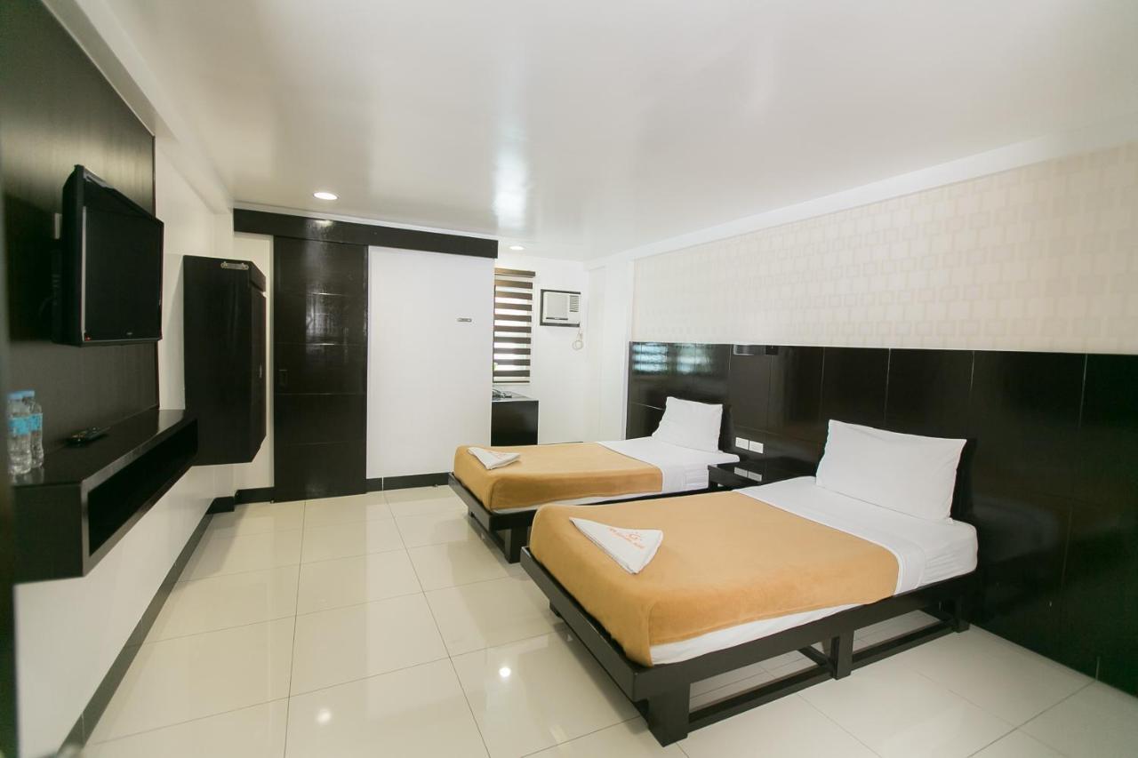 Sun Garden Hotel Tarlac Extérieur photo