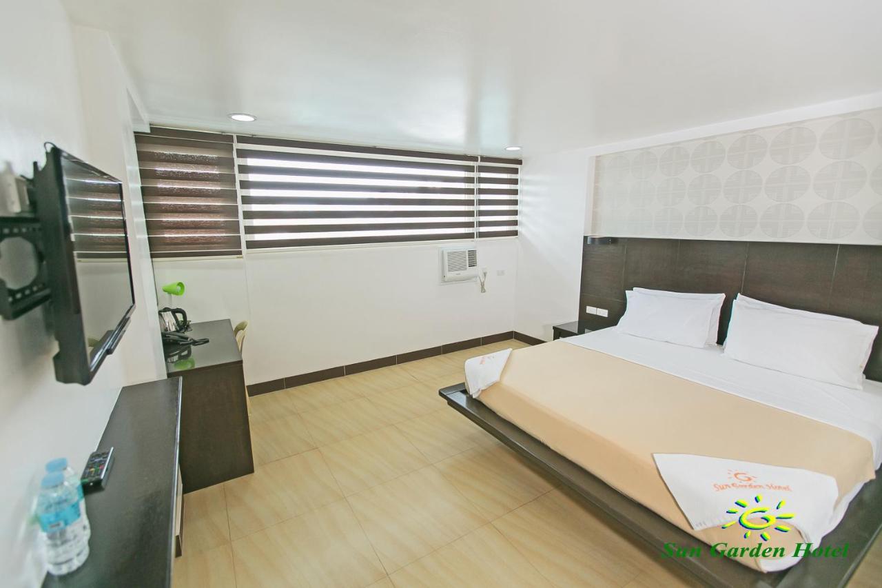 Sun Garden Hotel Tarlac Extérieur photo